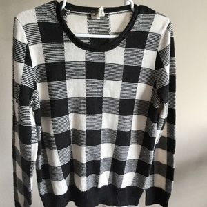 Blacks &white sweater